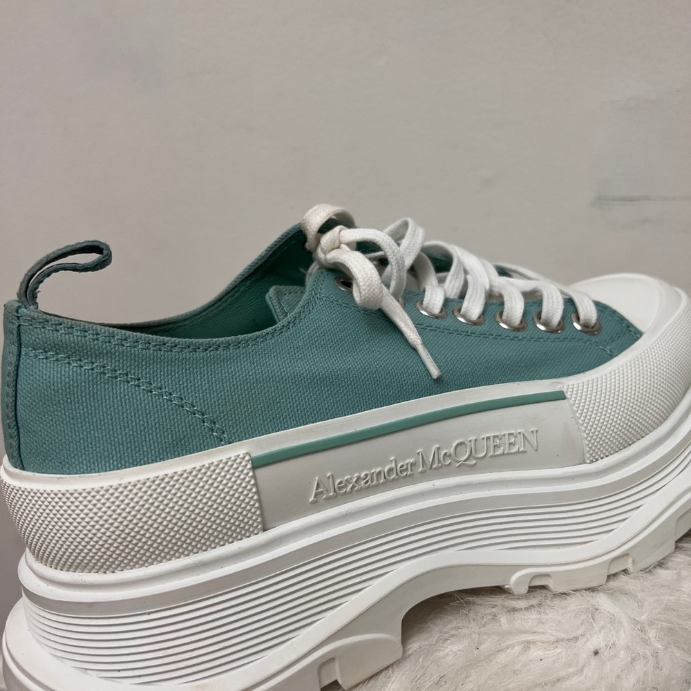 Alexander Mcqueen thread slick lace up sneaker - Picture 4 of 14
